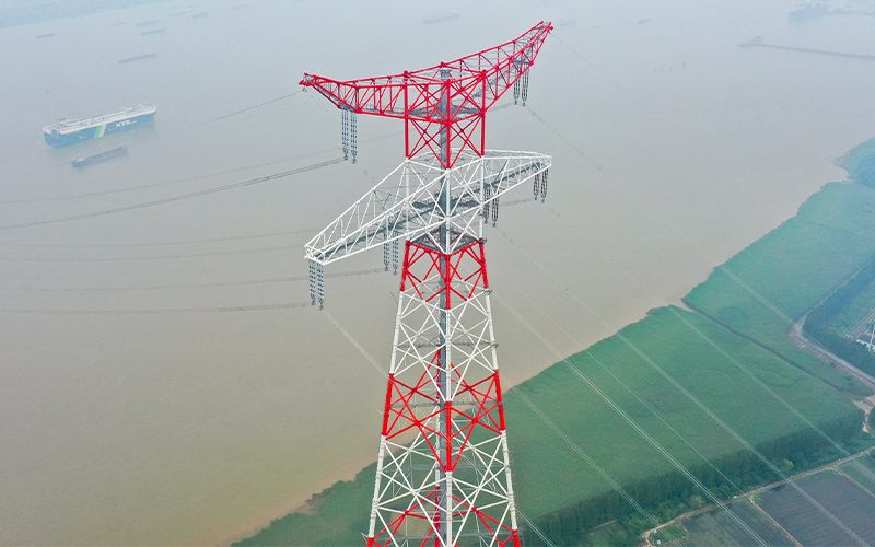 380米高的輸電鐵塔披上石墨烯防腐“鎧甲”