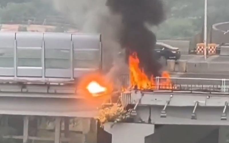 廣州鶴洞大橋電纜失火